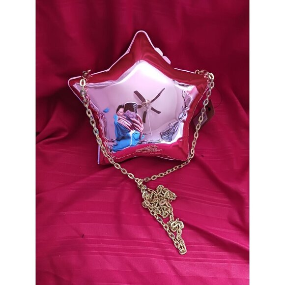 Hello 3AM Star-Shaped Metallic Pink Purse With Gold Chain Strap - Picture 1 of 10
